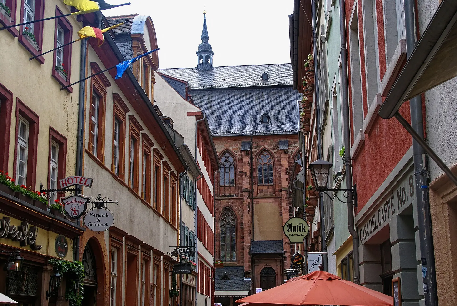 Steingasse mit Blick auf die Heiliggeistkirche